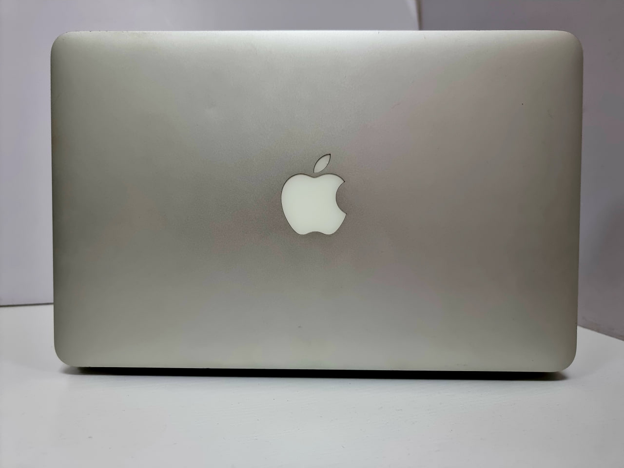 MacBook Air 11,6" 2014, Intel Core i5, 1,4ГГц, 8Гб, 128Гб SSD, Без коробки, Серебристый - Б/У